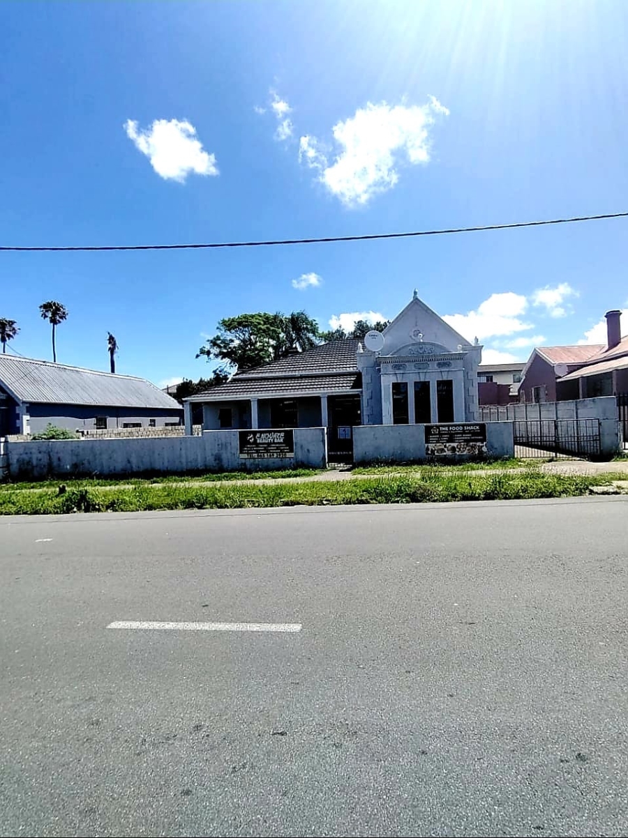 6 Bedroom Property for Sale in Southernwood Eastern Cape